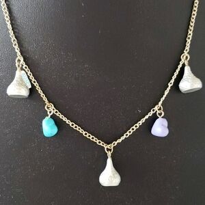 𝅺NWOT Hershey Kisses Hearts Charm Silver Necklace HFC